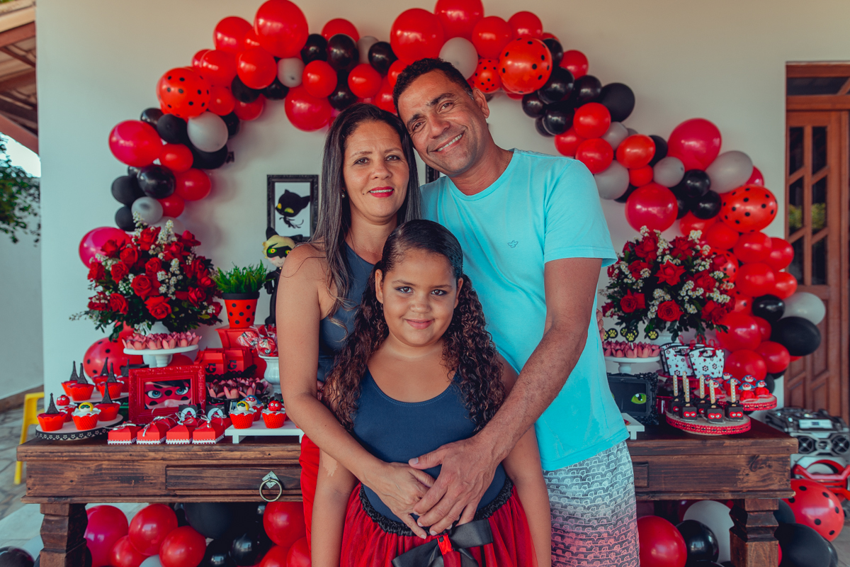 aniversario infantil senhoritas fotografia foto fotografa crianças um ano 1 ladybug decoração decor festa criativa diferente balao desconstruido party ideas fotos espontaneas