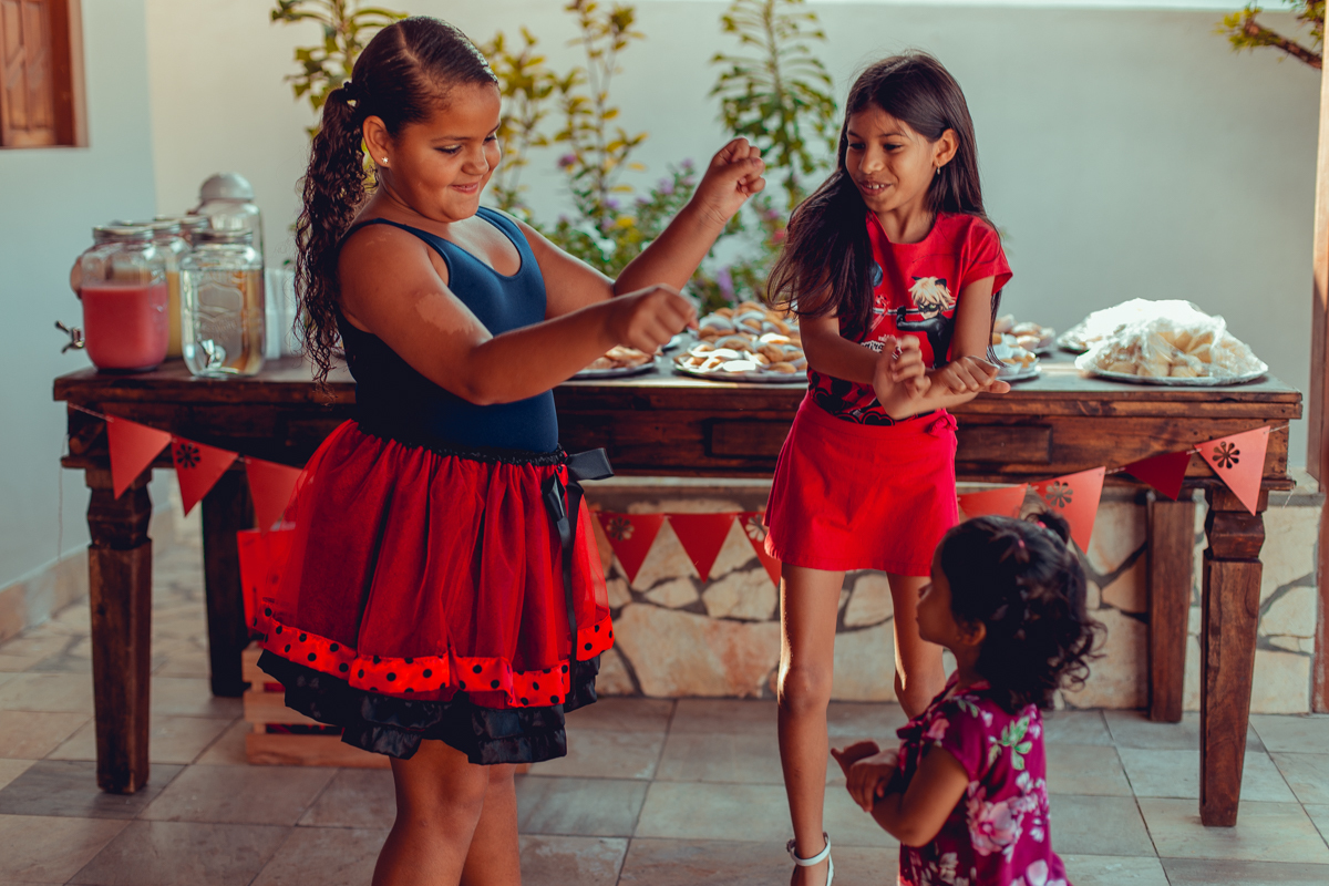 aniversario infantil senhoritas fotografia foto fotografa crianças um ano 1 ladybug decoração decor festa criativa diferente balao desconstruido party ideas fotos espontaneas