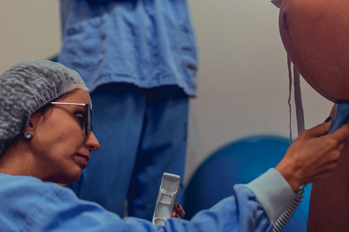 parto natural normal fotografia foto fotografa salvador inspiration nascimento humanizado vervita camila rabello obstare adriana monteiro rodrigo lemos melhor domiciliar na agua em casa hospital portugues aliança maternidade santa maria