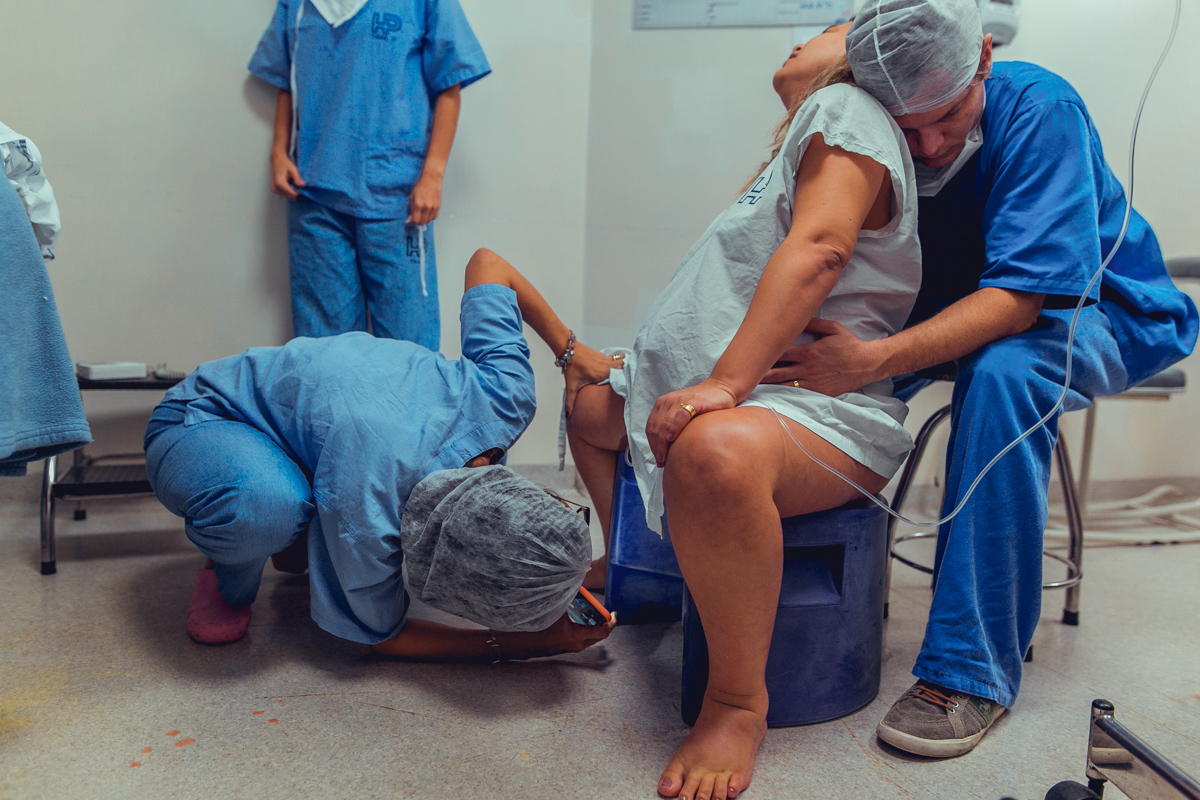 parto natural normal fotografia foto fotografa salvador inspiration nascimento humanizado vervita camila rabello obstare adriana monteiro rodrigo lemos melhor domiciliar na agua em casa hospital portugues aliança maternidade santa maria