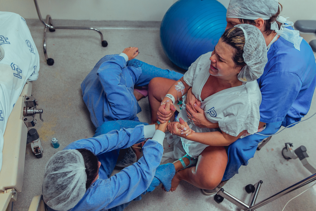 parto natural normal fotografia foto fotografa salvador inspiration nascimento humanizado vervita camila rabello obstare adriana monteiro rodrigo lemos melhor domiciliar na agua em casa hospital portugues aliança maternidade santa maria