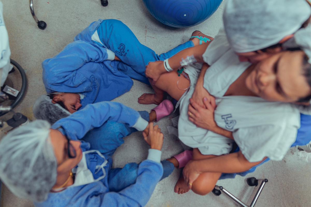 parto natural normal fotografia foto fotografa salvador inspiration nascimento humanizado vervita camila rabello obstare adriana monteiro rodrigo lemos melhor domiciliar na agua em casa hospital portugues aliança maternidade santa maria