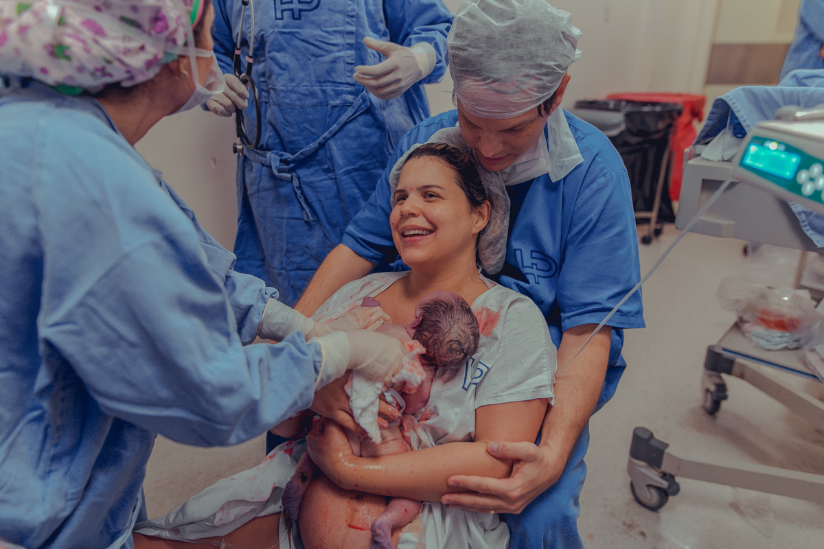 parto natural normal fotografia foto fotografa salvador inspiration nascimento humanizado vervita camila rabello obstare adriana monteiro rodrigo lemos melhor domiciliar na agua em casa hospital portugues aliança maternidade santa maria