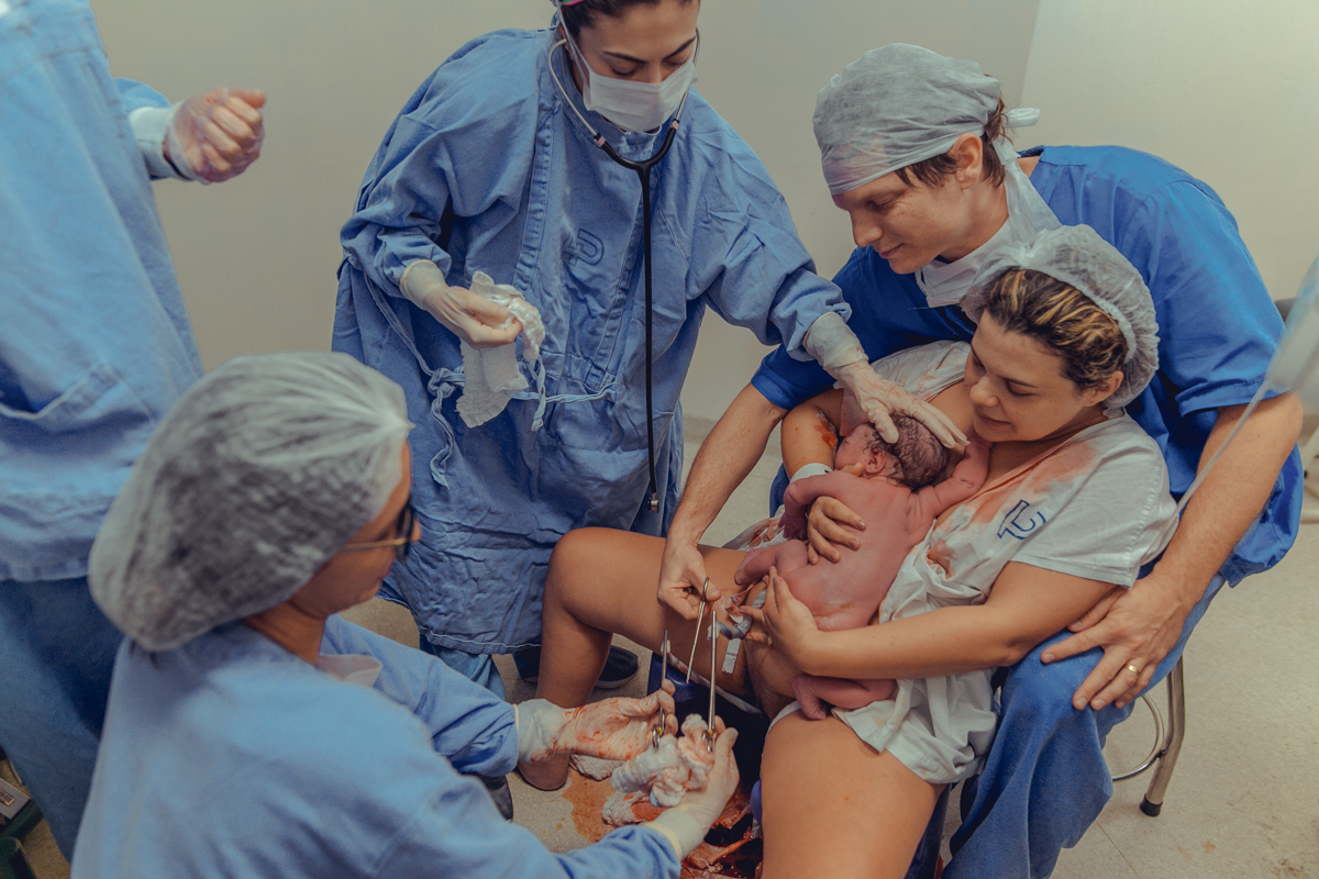 parto natural normal fotografia foto fotografa salvador inspiration nascimento humanizado vervita camila rabello obstare adriana monteiro rodrigo lemos melhor domiciliar na agua em casa hospital portugues aliança maternidade santa maria