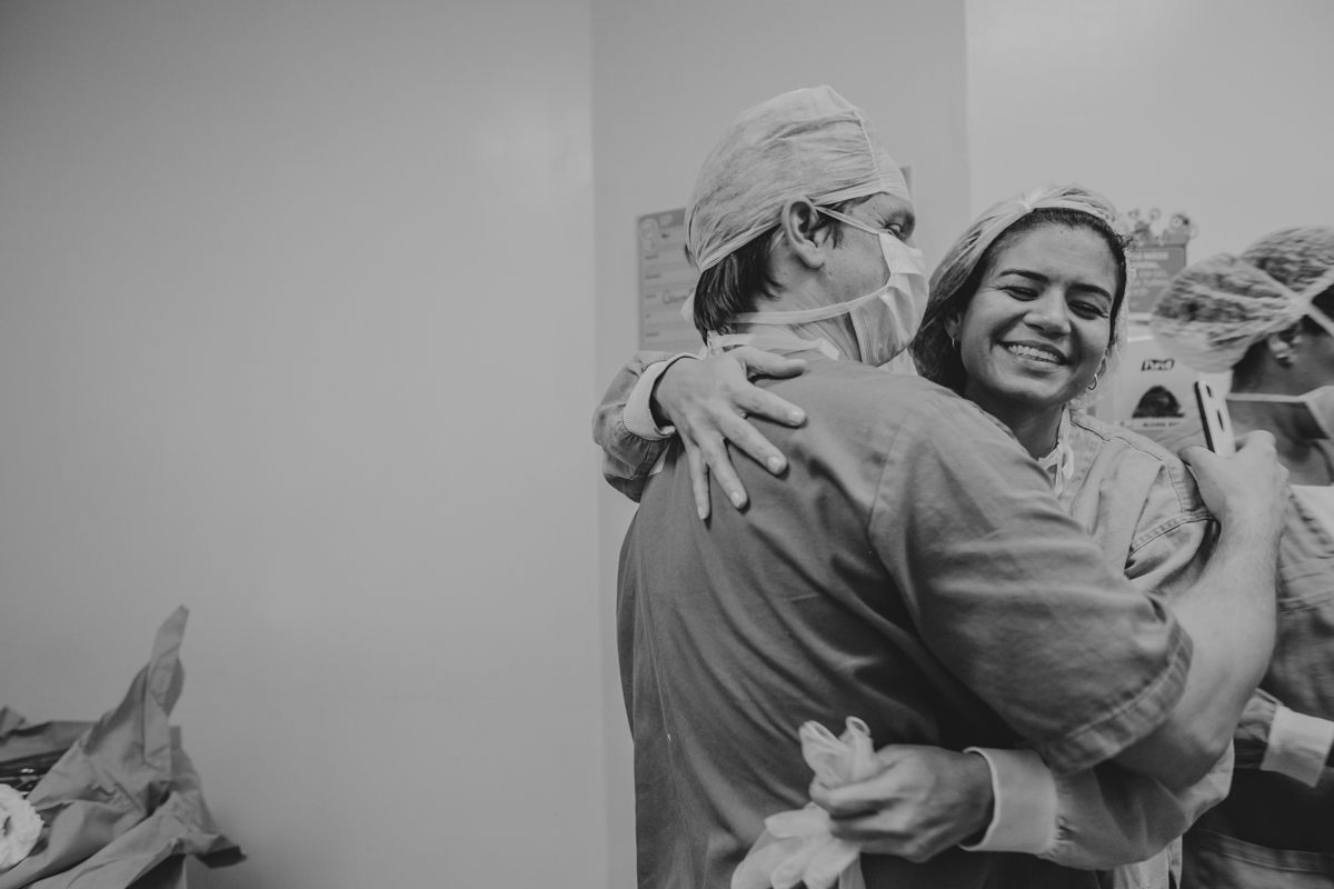 parto natural normal fotografia foto fotografa salvador inspiration nascimento humanizado vervita camila rabello obstare adriana monteiro rodrigo lemos melhor domiciliar na agua em casa hospital portugues aliança maternidade santa maria