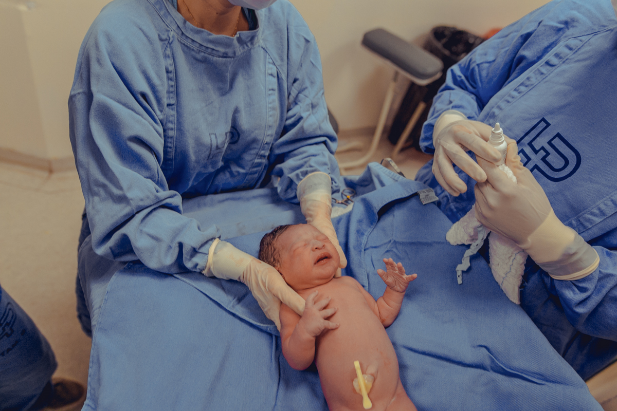 parto natural normal fotografia foto fotografa salvador inspiration nascimento humanizado vervita camila rabello obstare adriana monteiro rodrigo lemos melhor domiciliar na agua em casa hospital portugues aliança maternidade santa maria