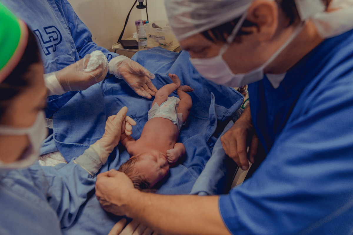 parto natural normal fotografia foto fotografa salvador inspiration nascimento humanizado vervita camila rabello obstare adriana monteiro rodrigo lemos melhor domiciliar na agua em casa hospital portugues aliança maternidade santa maria