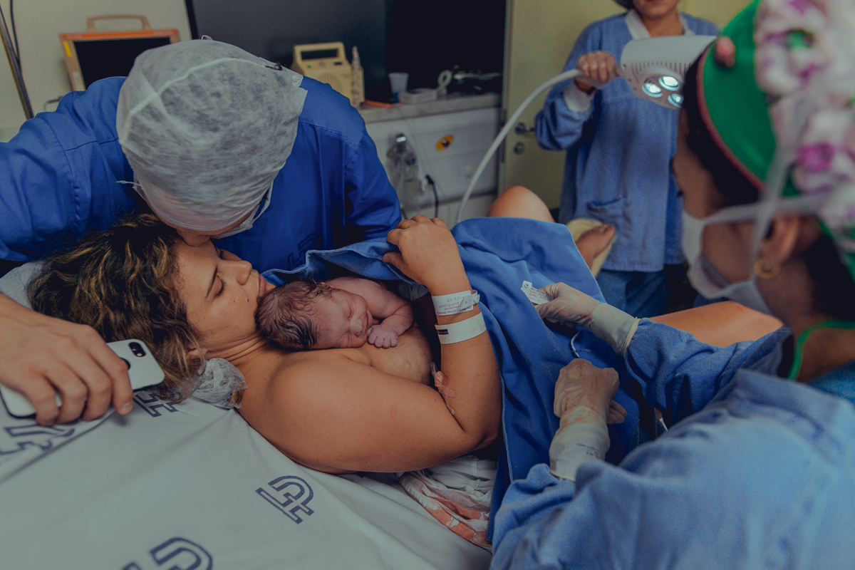 parto natural normal fotografia foto fotografa salvador inspiration nascimento humanizado vervita camila rabello obstare adriana monteiro rodrigo lemos melhor domiciliar na agua em casa hospital portugues aliança maternidade santa maria