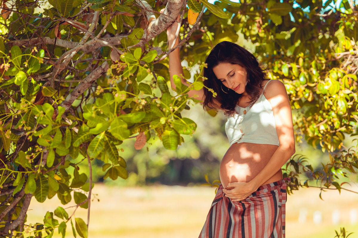 ensaio gestante gravida foto fotografa fotografia salvador senhoritas pose criativa poses diferente natureza documental lifestyle look roupa moda natural ludy siqueira rodrigo magalhaes melhor 