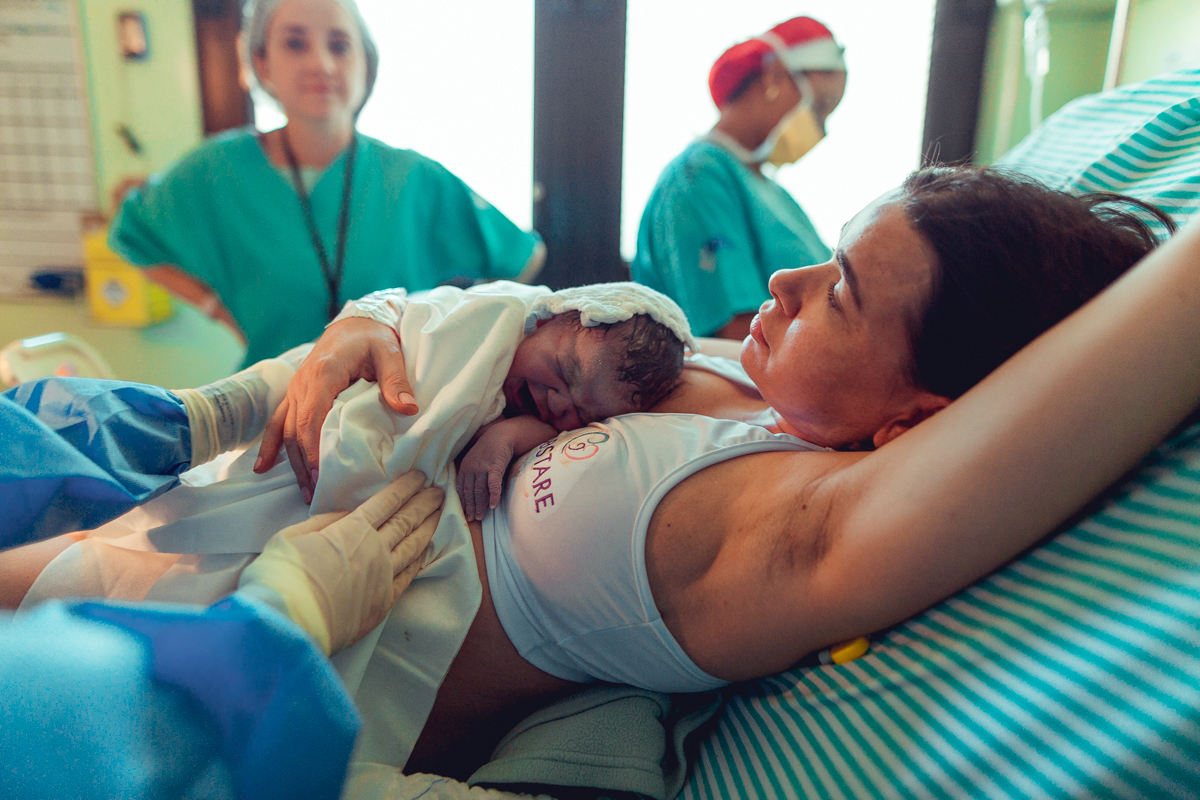 senhoritas fotografia parto normal nascimento humanizado obstare salvador obstetra adriana monteiro rodrigo lemos obstare salvador hospital alianca cesariana cesaria foto fotografa fotografo melhor criativo documental fotojornalismo maternidade