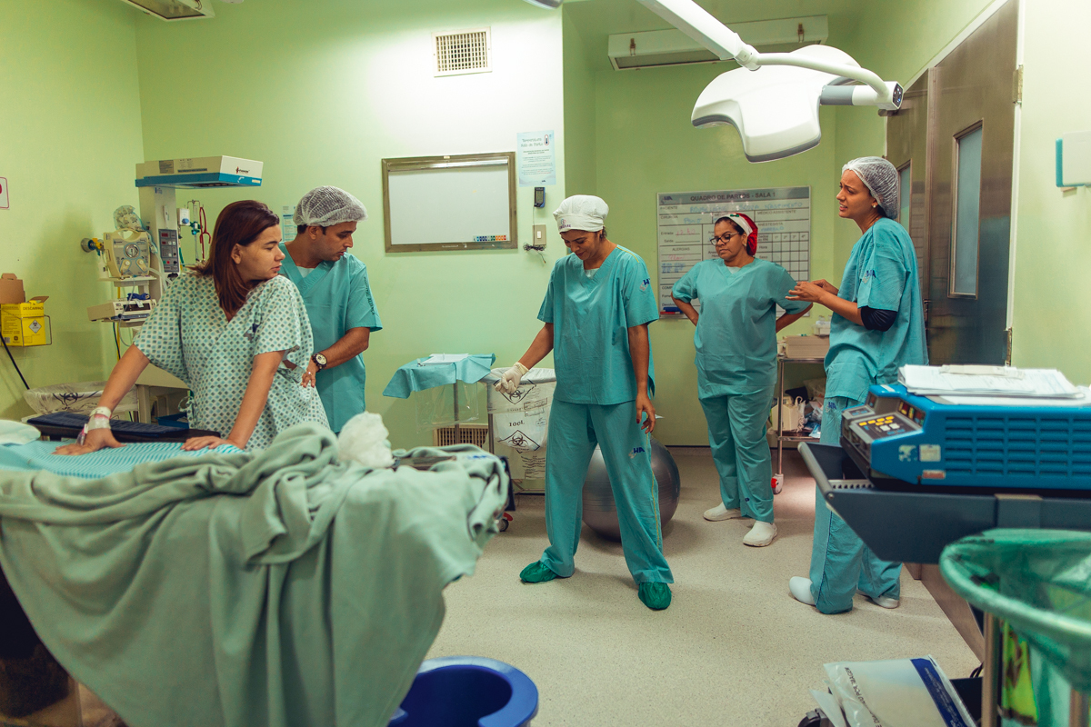 senhoritas fotografia parto normal nascimento humanizado obstare salvador obstetra adriana monteiro rodrigo lemos obstare salvador hospital alianca cesariana cesaria foto fotografa fotografo melhor criativo documental fotojornalismo maternidade