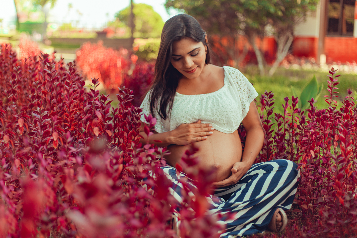 ensaio gestante parque de pituaçu salvador senhoritas fotografia foto fotografo fotografa pose gravida gravidez book album criativo natureza diferente bahia espontanea documental