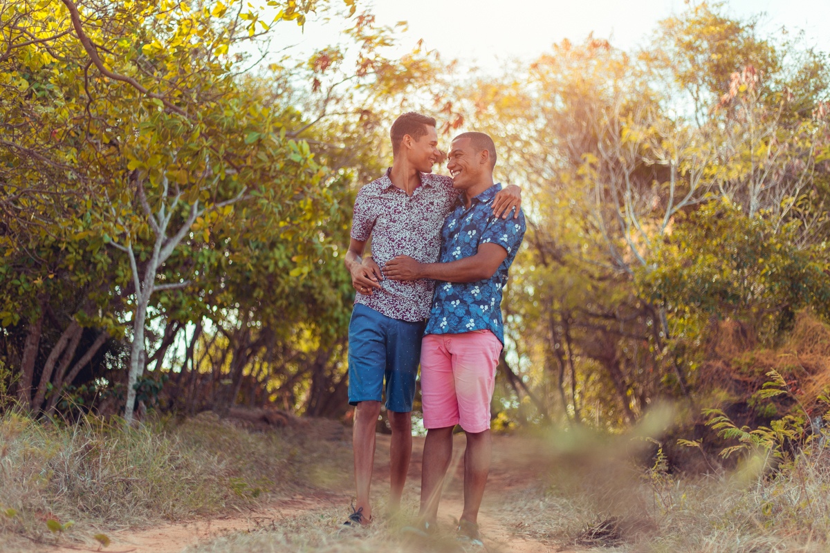 ensaio-pre-casamento-gay--fotografia-fotografo-salvador-senhoritas-homossexual-lesbica-buffet-terra-do-nunca-criativo-diferente-poses-dicas-looks-wedding-mini-decoração