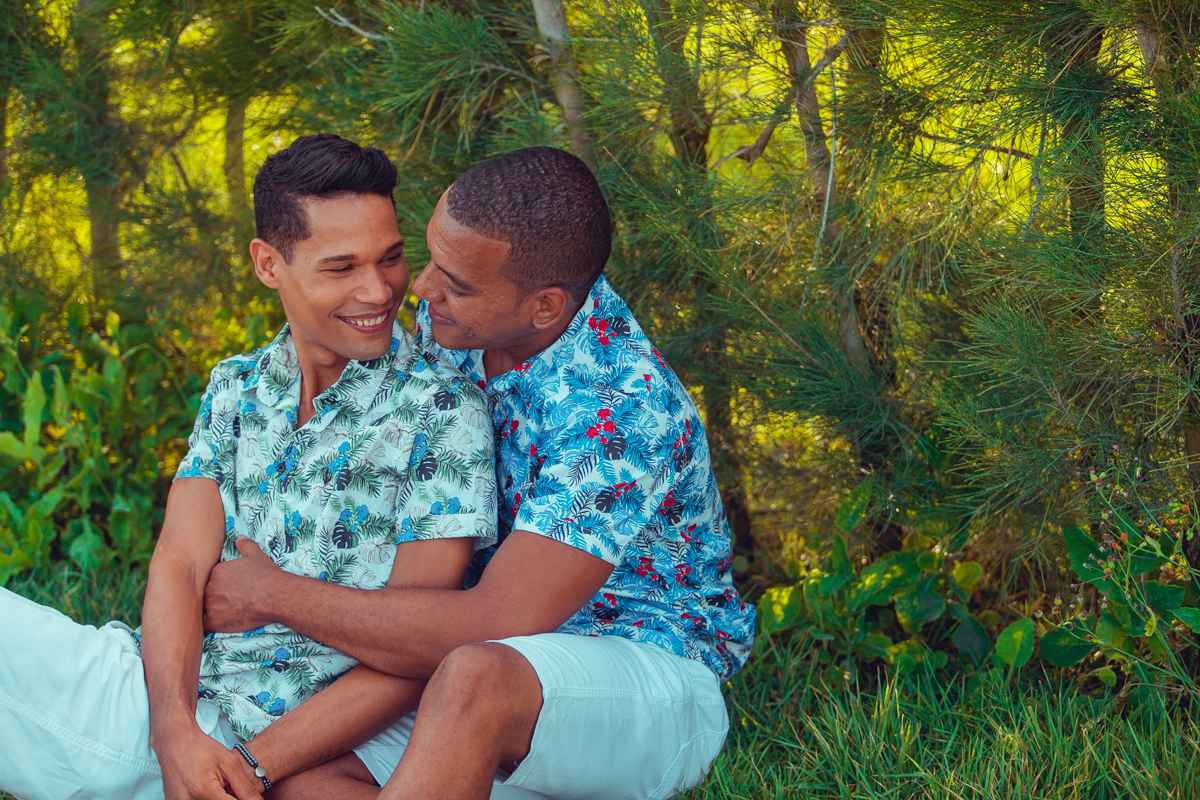 ensaio-pre-casamento-gay--fotografia-fotografo-salvador-senhoritas-homossexual-lesbica-buffet-terra-do-nunca-criativo-diferente-poses-dicas-looks-wedding-mini-decoração