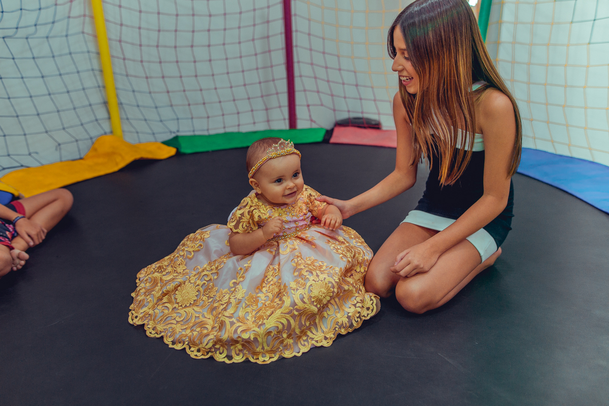 aniversario infantil salvador 1 um ano menina menino kz eventos casa de festas decoração jardim encantado passaros princesa foto fotografa fotografo criativo lindo melhor festa decor decoração animadora flores espaço o que vestir roupa vestido espontanea