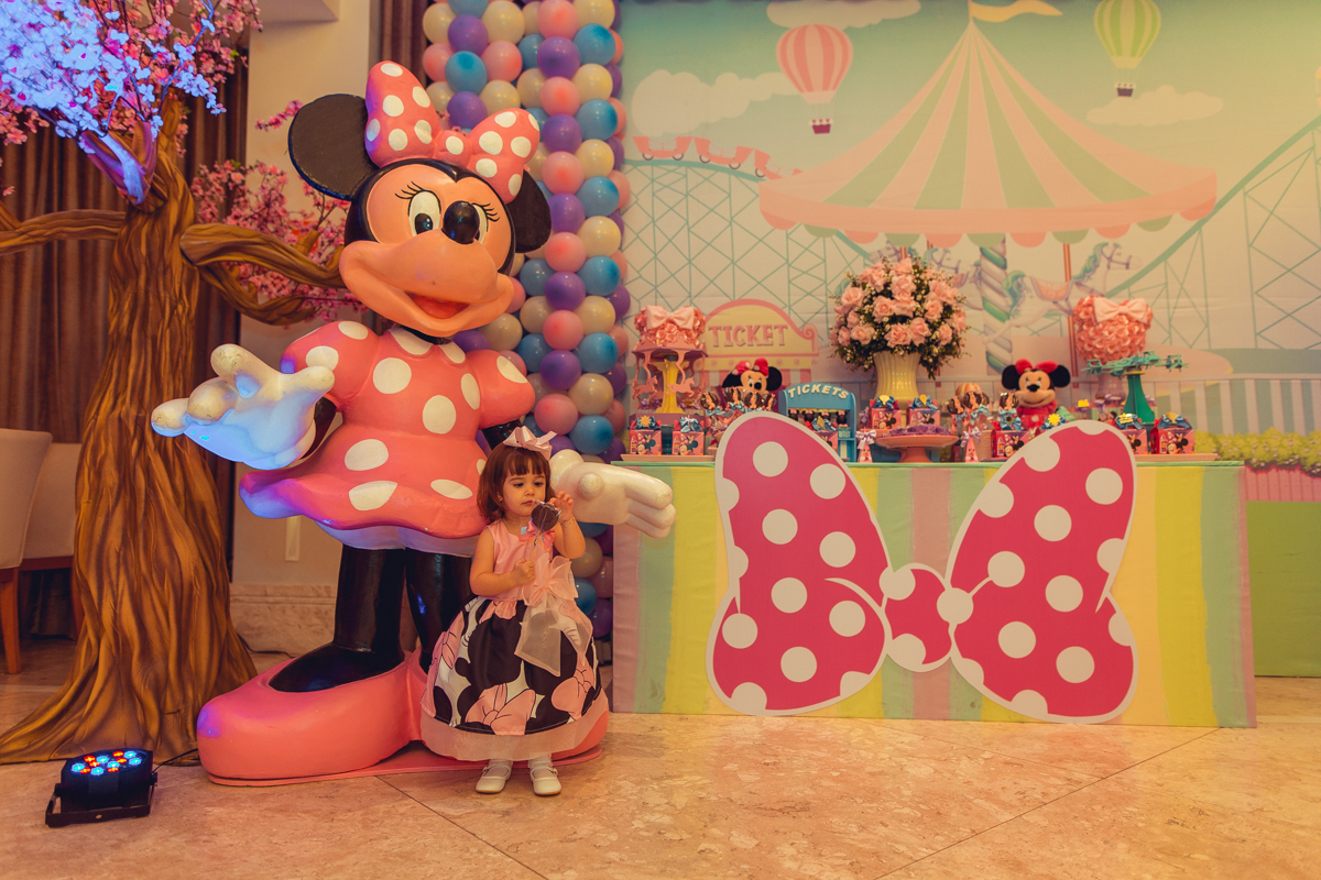 aniversario infantil salvador minnie 
 rosa festa 1 ano 2 fotografia foto fotografa fotografo decor party ideias diferente bolo bonito melhor perfeito buffet