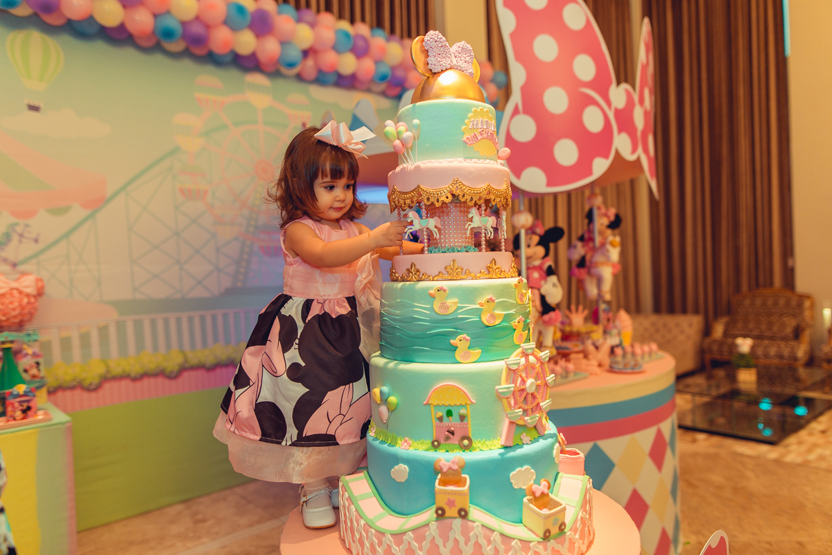 aniversario infantil salvador minnie 
 rosa festa 1 ano 2 fotografia foto fotografa fotografo decor party ideias diferente bolo bonito melhor perfeito buffet