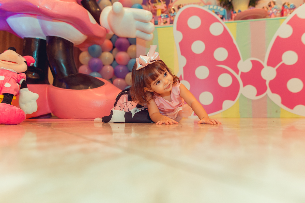 aniversario infantil salvador minnie 
 rosa festa 1 ano 2 fotografia foto fotografa fotografo decor party ideias diferente bolo bonito melhor perfeito buffet