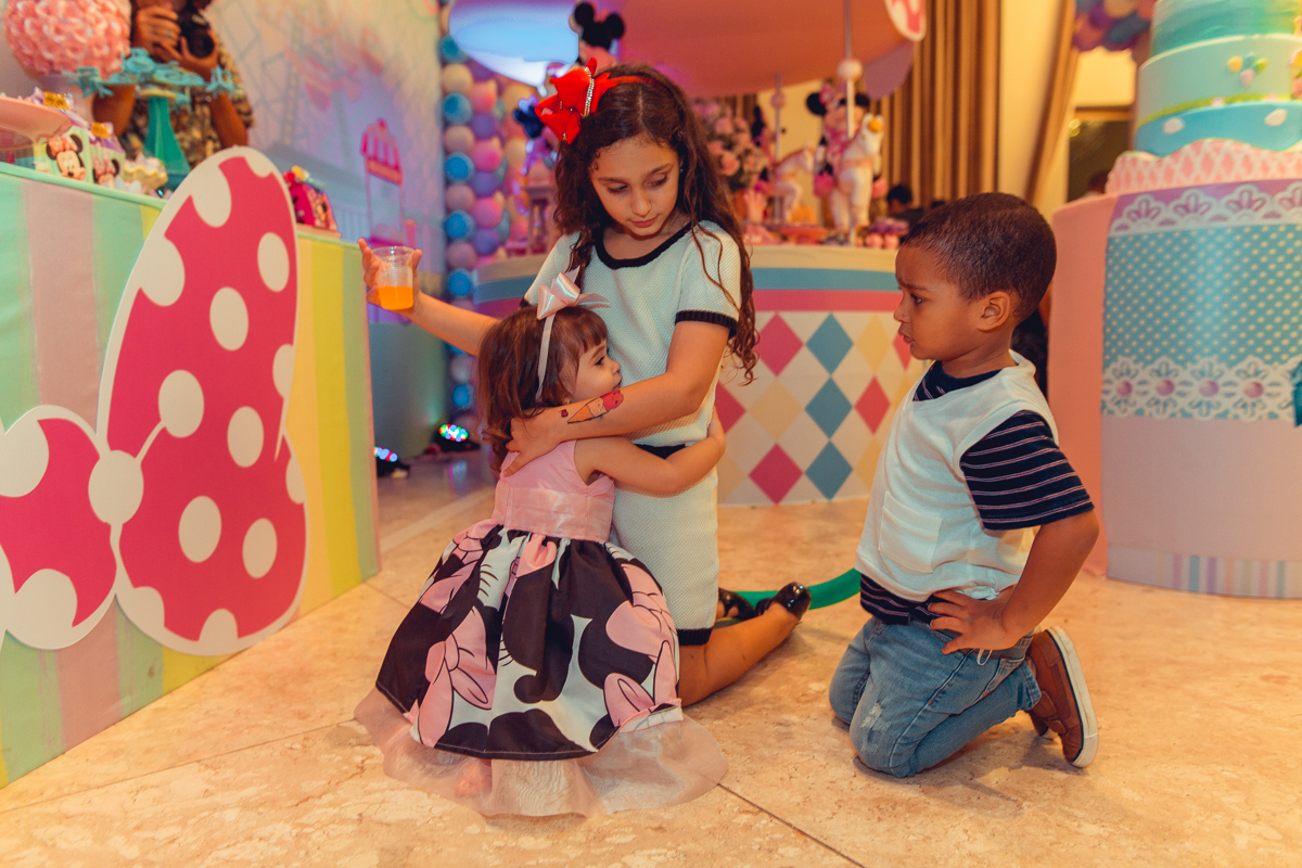 aniversario infantil salvador minnie 
 rosa festa 1 ano 2 fotografia foto fotografa fotografo decor party ideias diferente bolo bonito melhor perfeito buffet