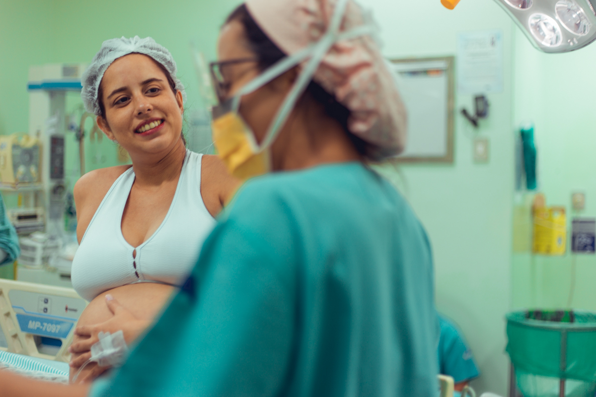 adriana monteiro rodrigo lemos obstare salvador obstetra parto normal natural cesariana cesarea hospital aliança doula enfermeira maternidade humanizado anestesia analgesia sem dor quarto pre natal gravida gravidez dra dr