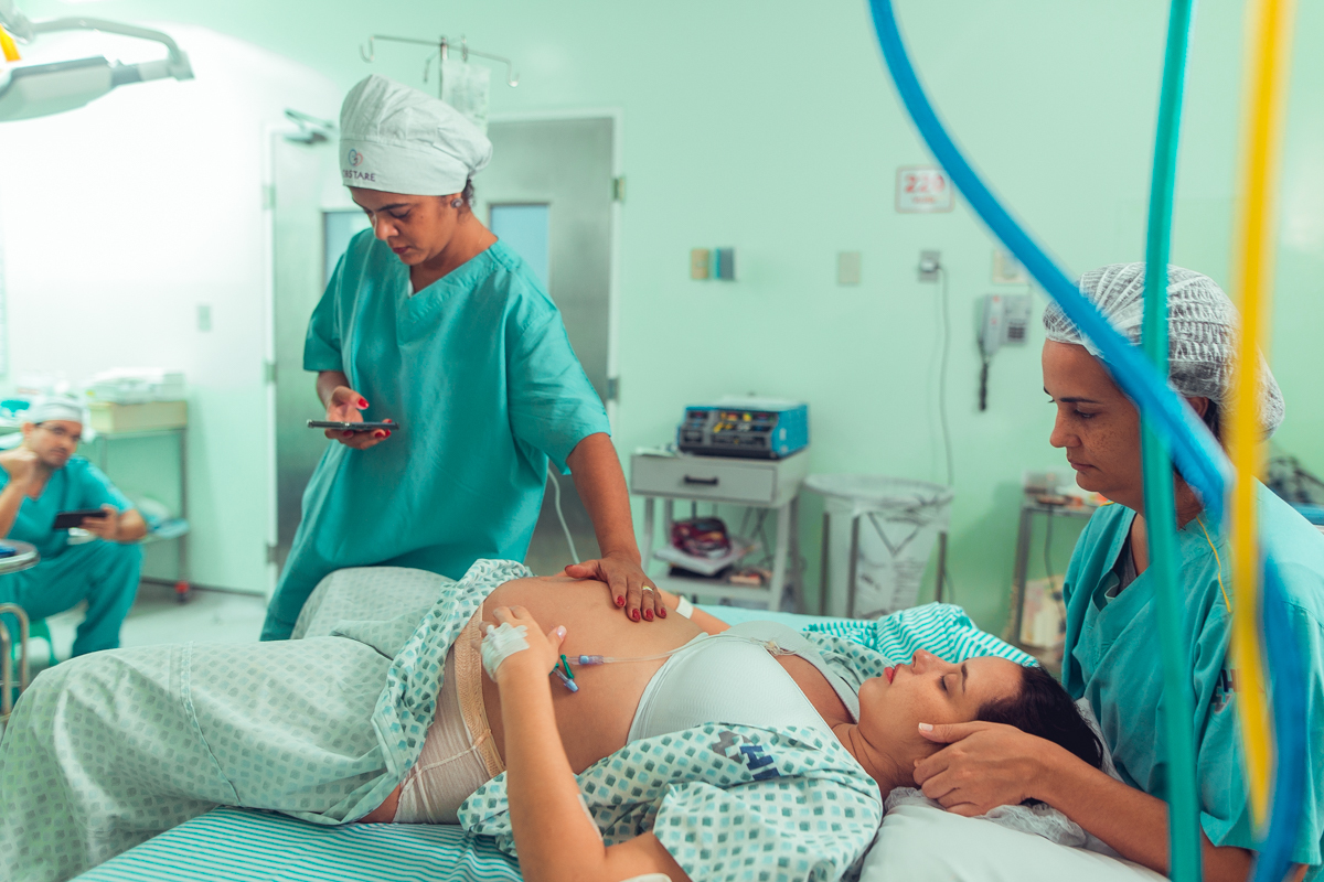 adriana monteiro rodrigo lemos obstare salvador obstetra parto normal natural cesariana cesarea hospital aliança doula enfermeira maternidade humanizado anestesia analgesia sem dor quarto pre natal gravida gravidez dra dr