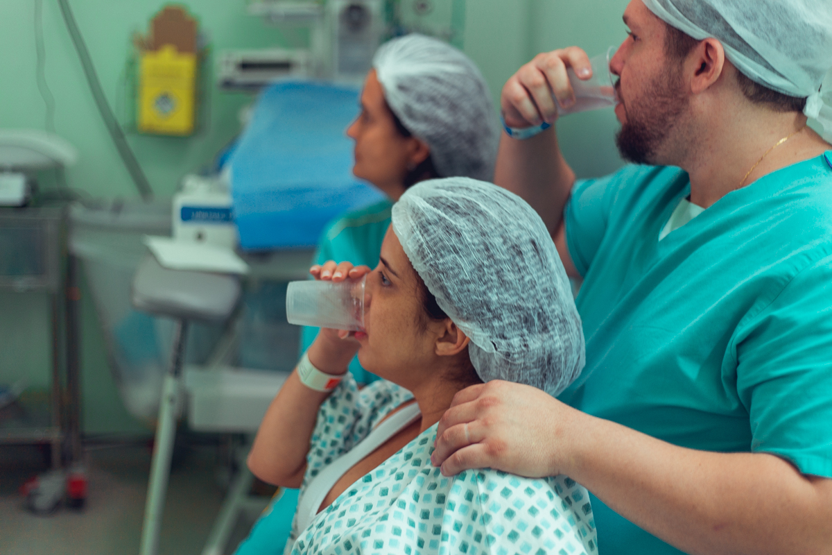 adriana monteiro rodrigo lemos obstare salvador obstetra parto normal natural cesariana cesarea hospital aliança doula enfermeira maternidade humanizado anestesia analgesia sem dor quarto pre natal gravida gravidez dra dr