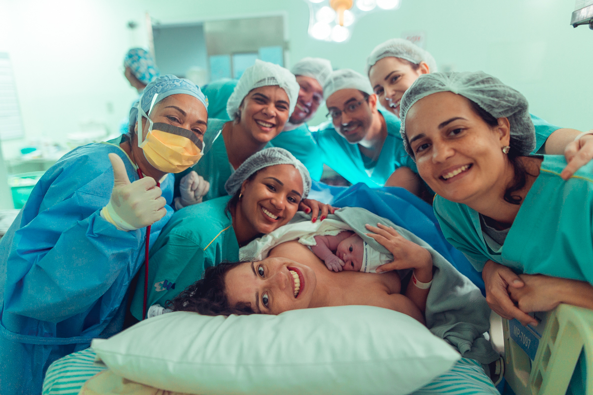 adriana monteiro rodrigo lemos obstare salvador obstetra parto normal natural cesariana cesarea hospital aliança doula enfermeira maternidade humanizado anestesia analgesia sem dor quarto pre natal gravida gravidez dra dr