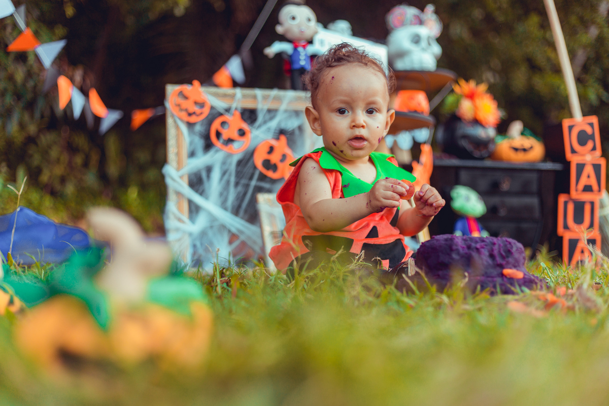 smash the cake fotografia infantil primeiro ano halloween salvador foto fotografa fotografo bahia melhor decoracao bolo parque da cidade ensaio familia documental lifestyle divertido fantasia