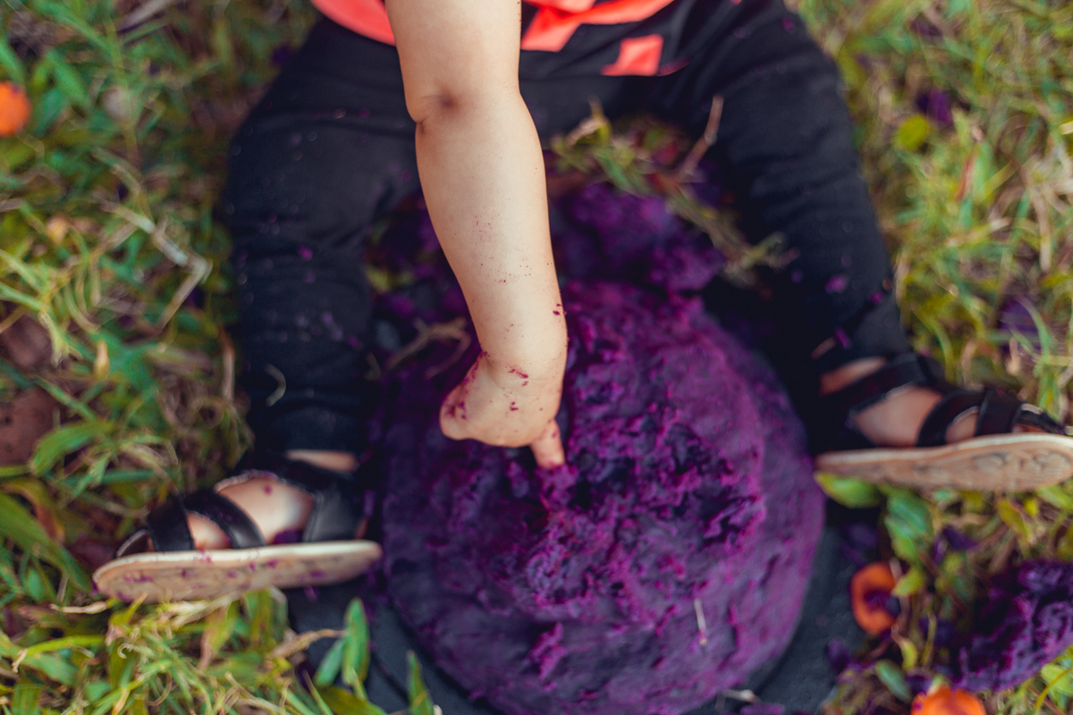 smash the cake fotografia infantil primeiro ano halloween salvador foto fotografa fotografo bahia melhor decoracao bolo parque da cidade ensaio familia documental lifestyle divertido fantasia