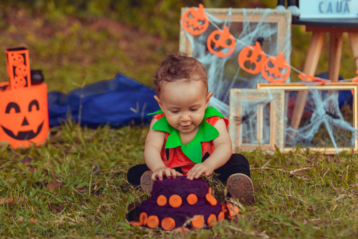 smash the cake fotografia infantil primeiro ano halloween salvador foto fotografa fotografo bahia melhor decoracao bolo parque da cidade ensaio familia documental lifestyle divertido fantasia