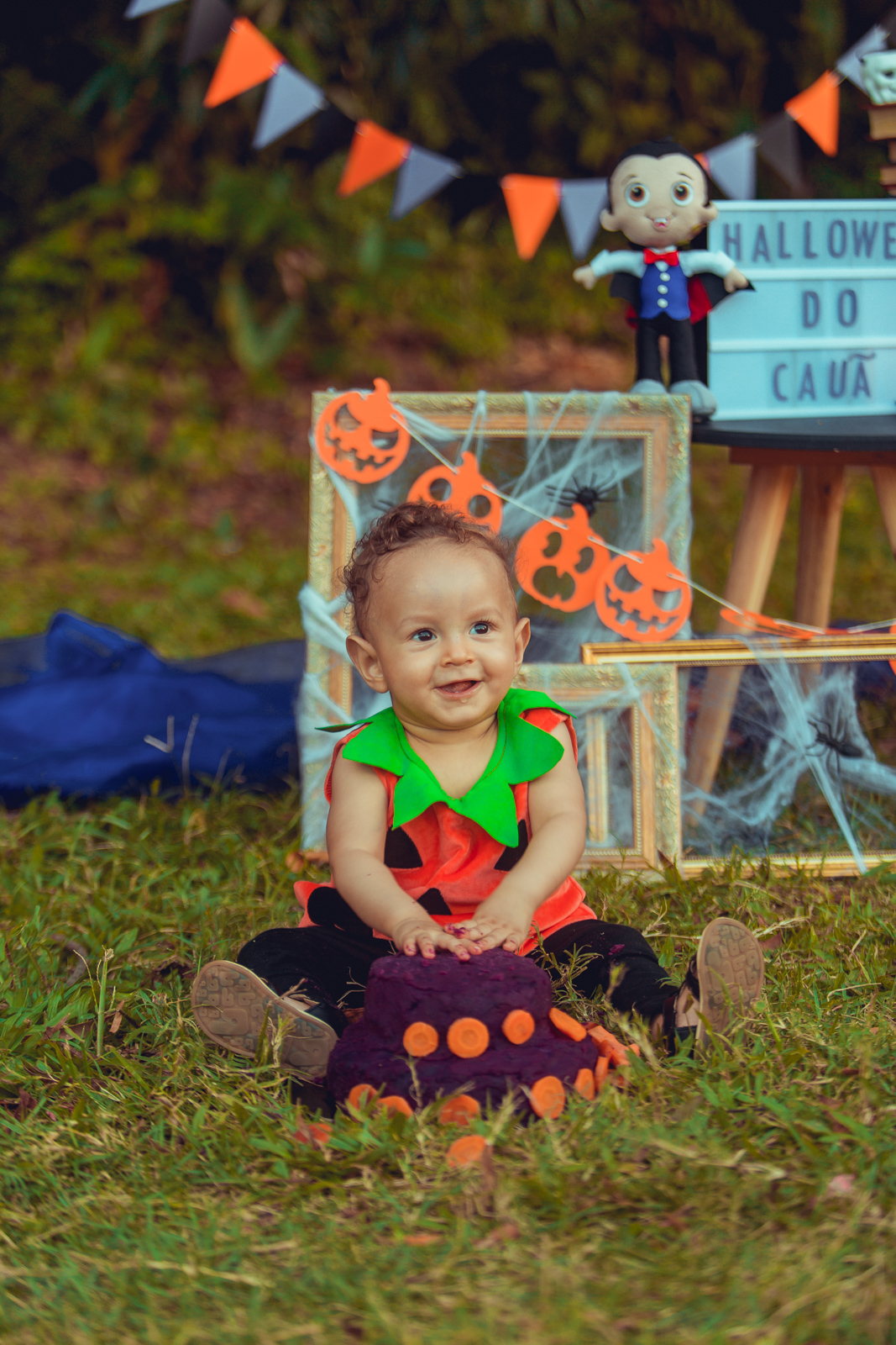 smash the cake fotografia infantil primeiro ano halloween salvador foto fotografa fotografo bahia melhor decoracao bolo parque da cidade ensaio familia documental lifestyle divertido fantasia