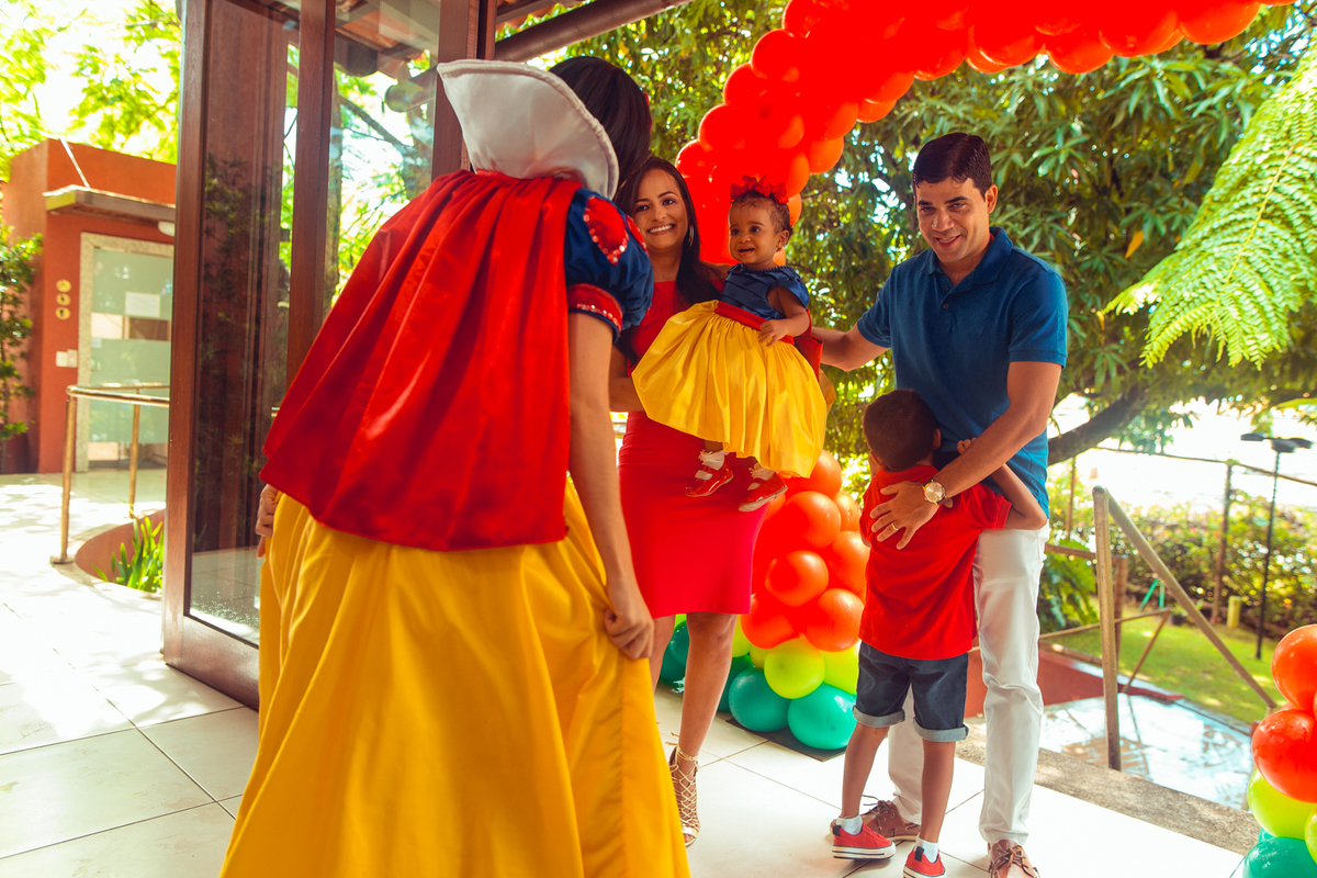 brinkae buffet de festa infantil salvador decoração 1 ano menina menino branca de neve foto fotografia fotografa fotografo melhor ideias diferente criativo bonito senhoritas