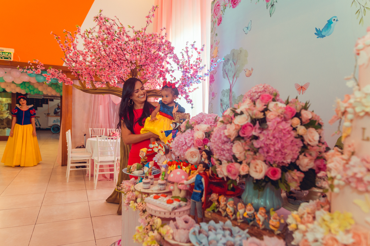 brinkae buffet de festa infantil salvador decoração 1 ano menina menino branca de neve foto fotografia fotografa fotografo melhor ideias diferente criativo bonito senhoritas