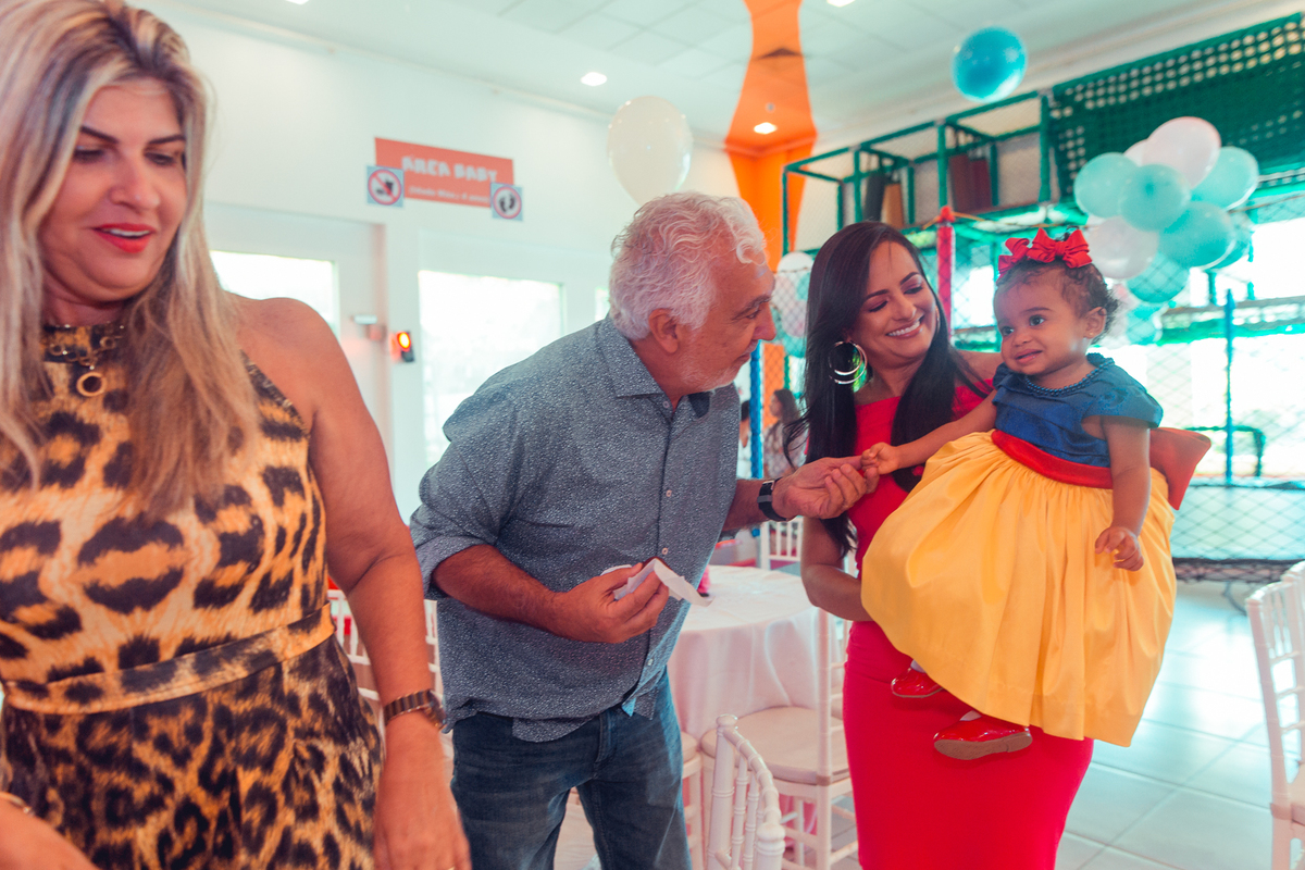 brinkae buffet de festa infantil salvador decoração 1 ano menina menino branca de neve foto fotografia fotografa fotografo melhor ideias diferente criativo bonito senhoritas
