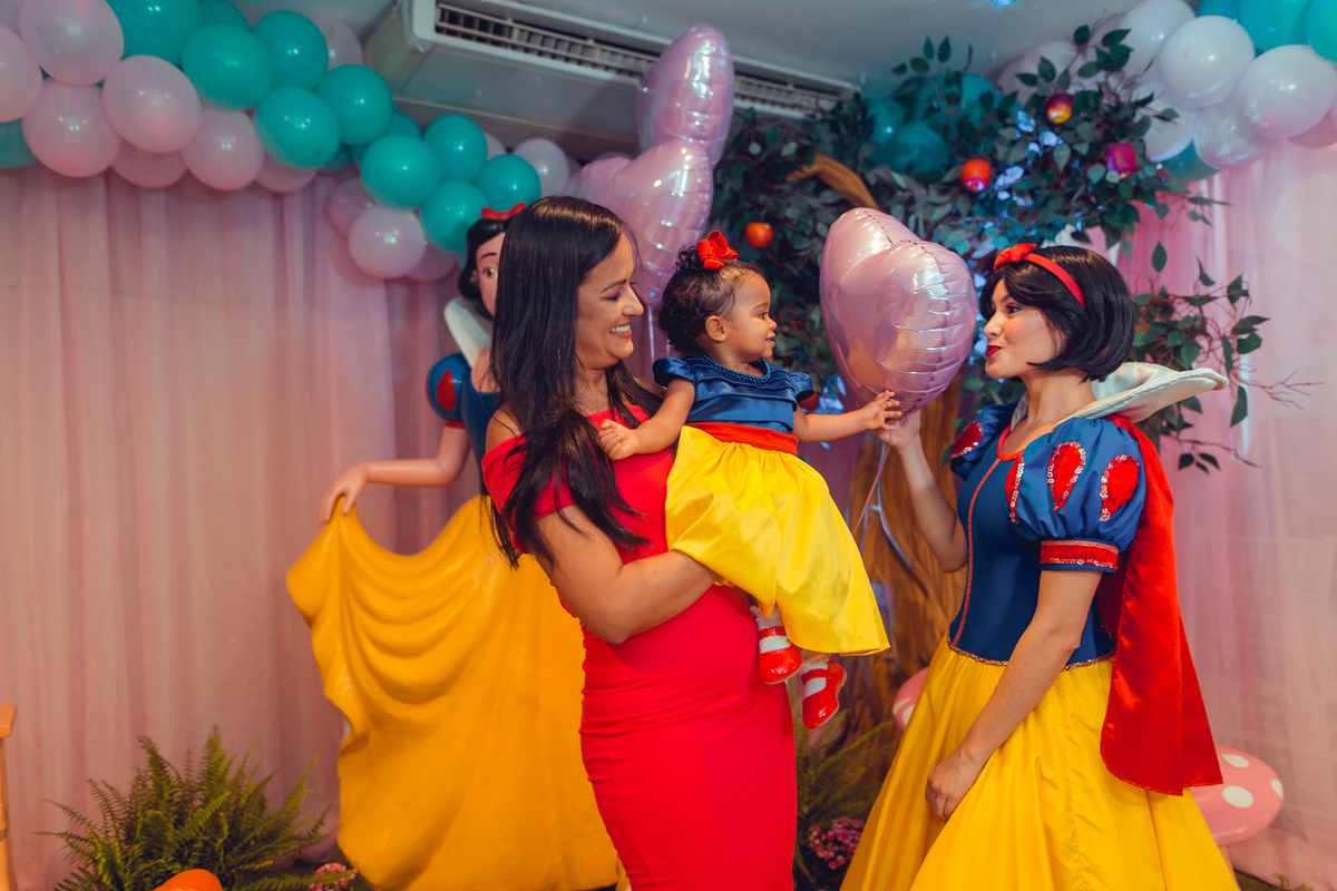 brinkae buffet de festa infantil salvador decoração 1 ano menina menino branca de neve foto fotografia fotografa fotografo melhor ideias diferente criativo bonito senhoritas