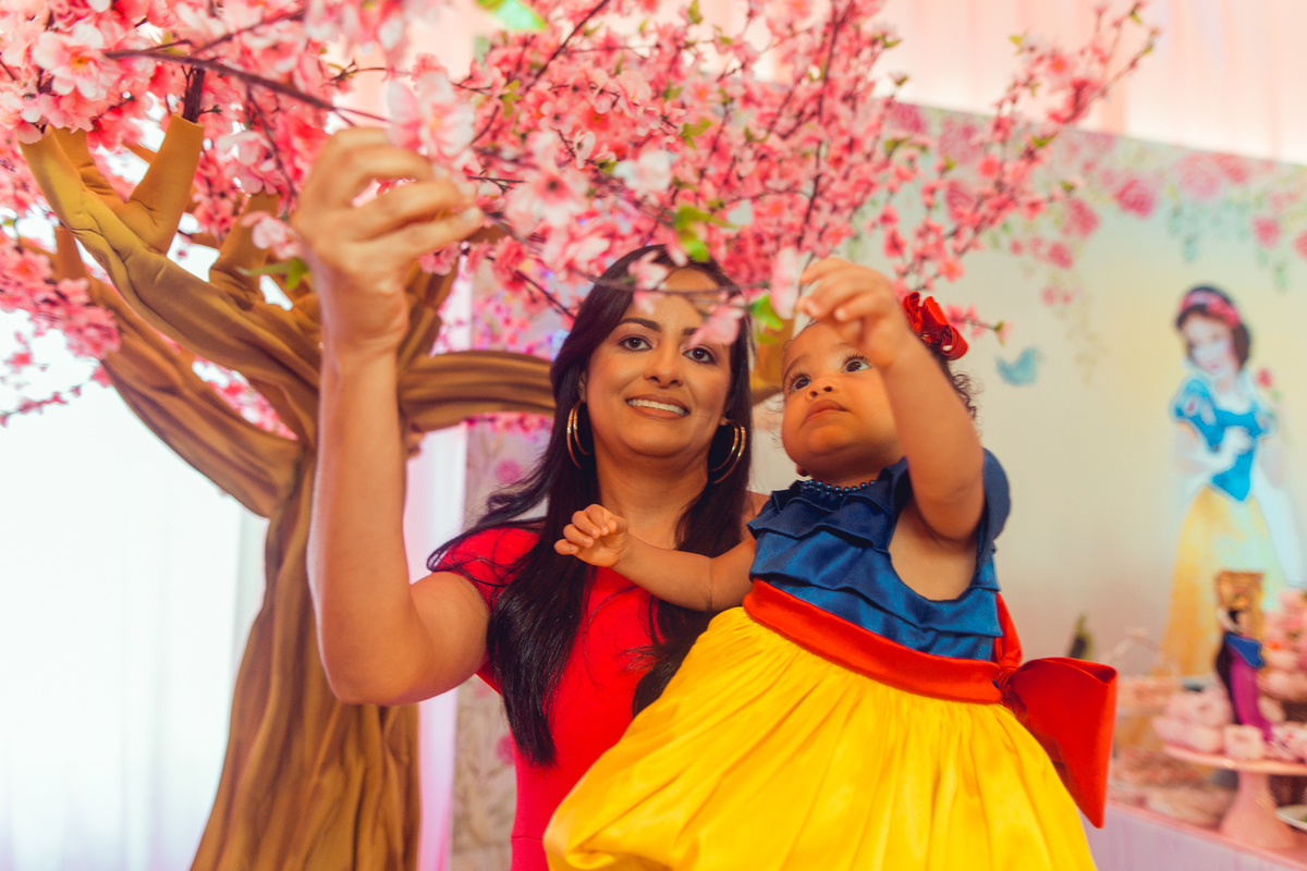brinkae buffet de festa infantil salvador decoração 1 ano menina menino branca de neve foto fotografia fotografa fotografo melhor ideias diferente criativo bonito senhoritas