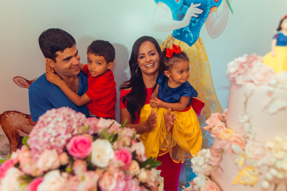 brinkae buffet de festa infantil salvador decoração 1 ano menina menino branca de neve foto fotografia fotografa fotografo melhor ideias diferente criativo bonito senhoritas
