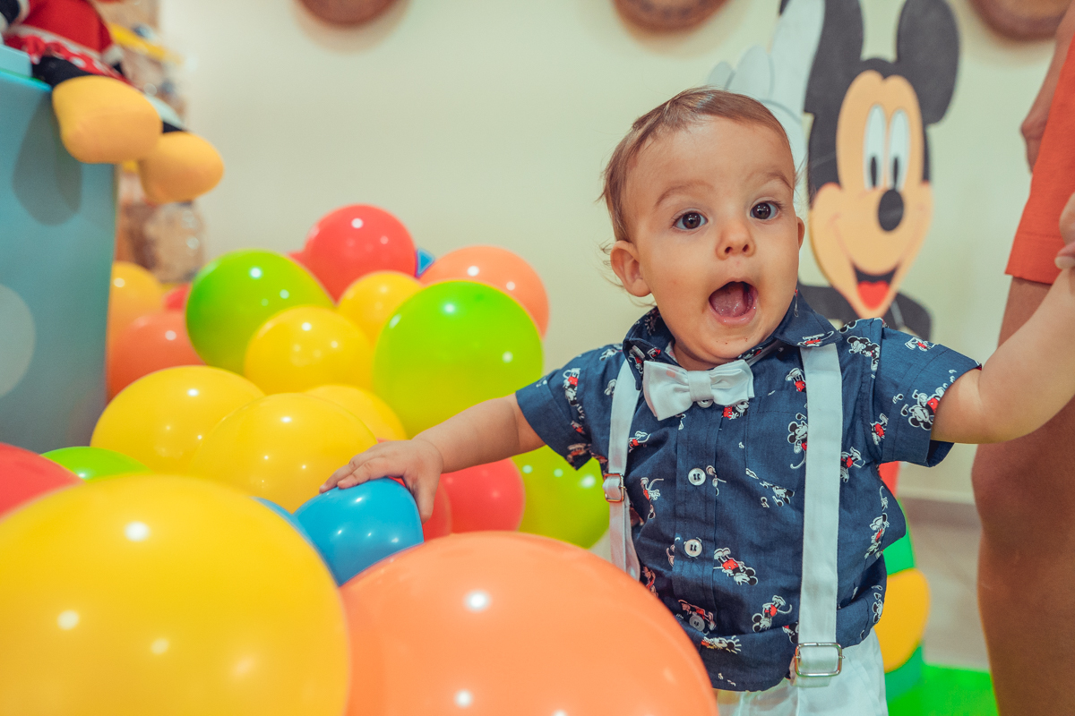 aniversario infantil fotografia fotografo salvador foto mickey decoração festa buffet 1 ano um salao de festas melhor entrada decor bolo doces decorados mesa balao painel pai filho fantasia roupa convidados cerveja