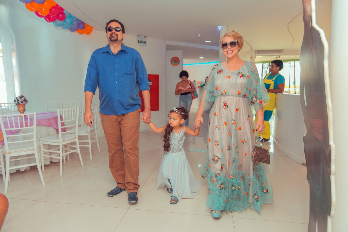 festa infantil frozen buffet salvador senhoritas fotografia 3 anos decoracao frozen2 plotagem decorativo bolo doces salgados  pais 