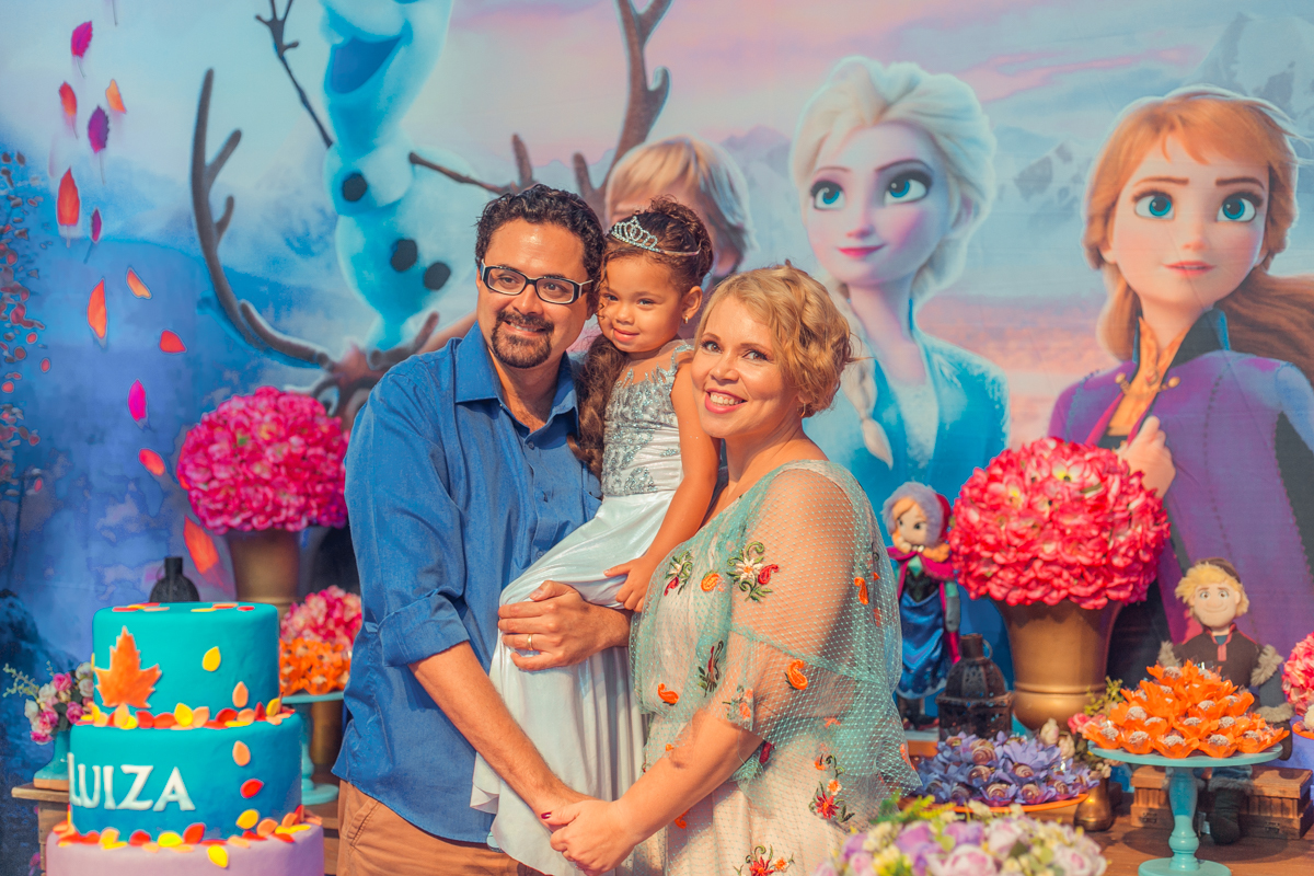 festa infantil frozen buffet salvador senhoritas fotografia 3 anos decoracao frozen2 plotagem decorativo bolo doces salgados  foto posada