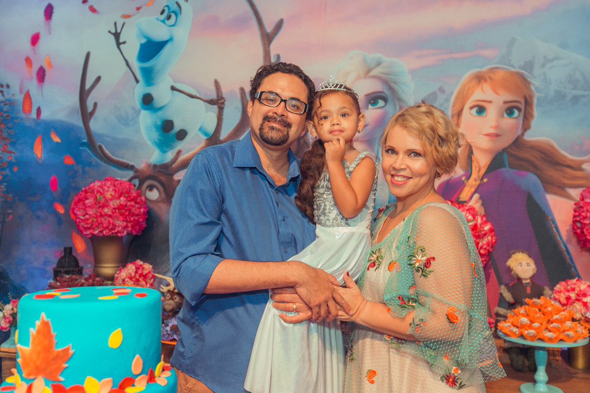 festa infantil frozen buffet salvador senhoritas fotografia 3 anos decoracao frozen2 plotagem decorativo bolo doces salgados  foto posada