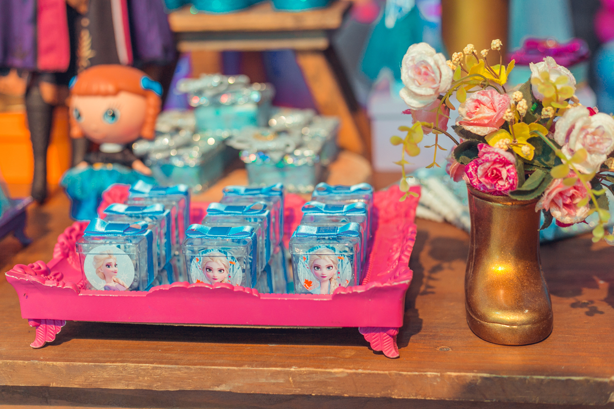 festa infantil frozen buffet salvador senhoritas fotografia 3 anos decoracao frozen2 plotagem decorativo bolo doces salgados  lembrancas