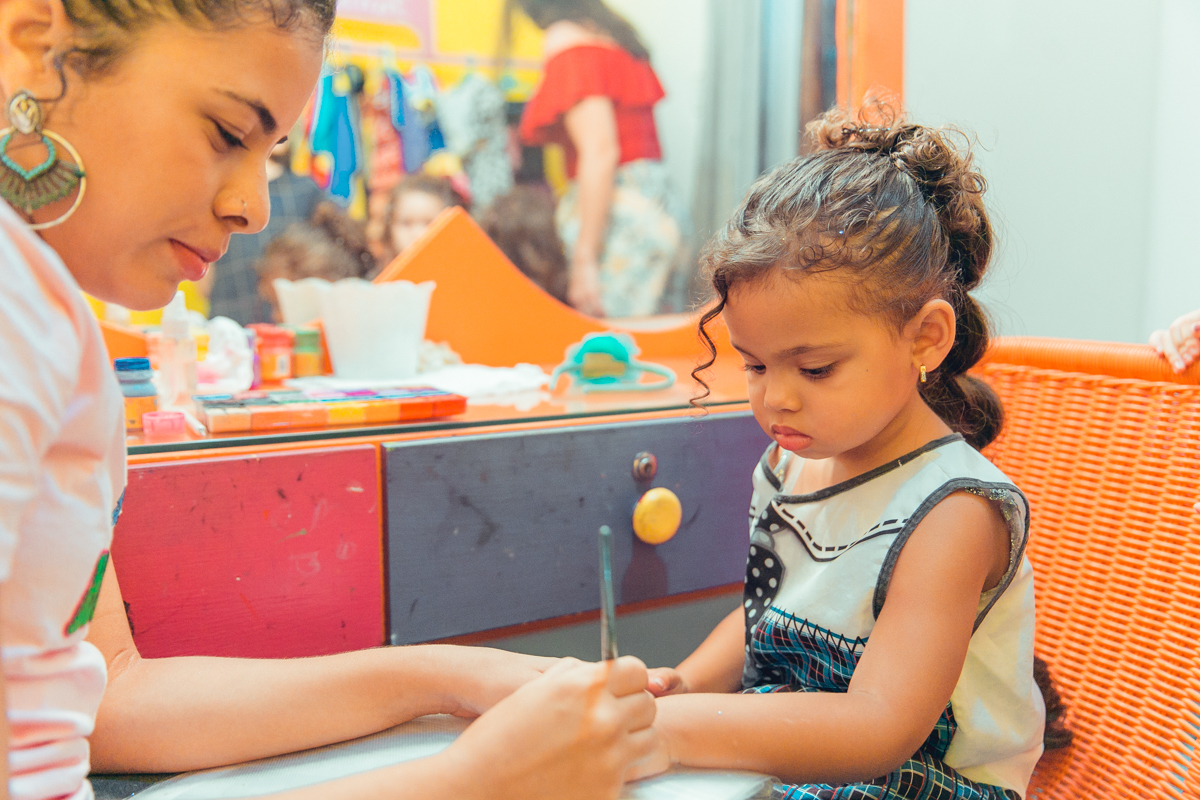 festa infantil frozen buffet salvador senhoritas fotografia 3 anos decoracao frozen2 plotagem decorativo bolo doces salgados brinquedos pintura facial