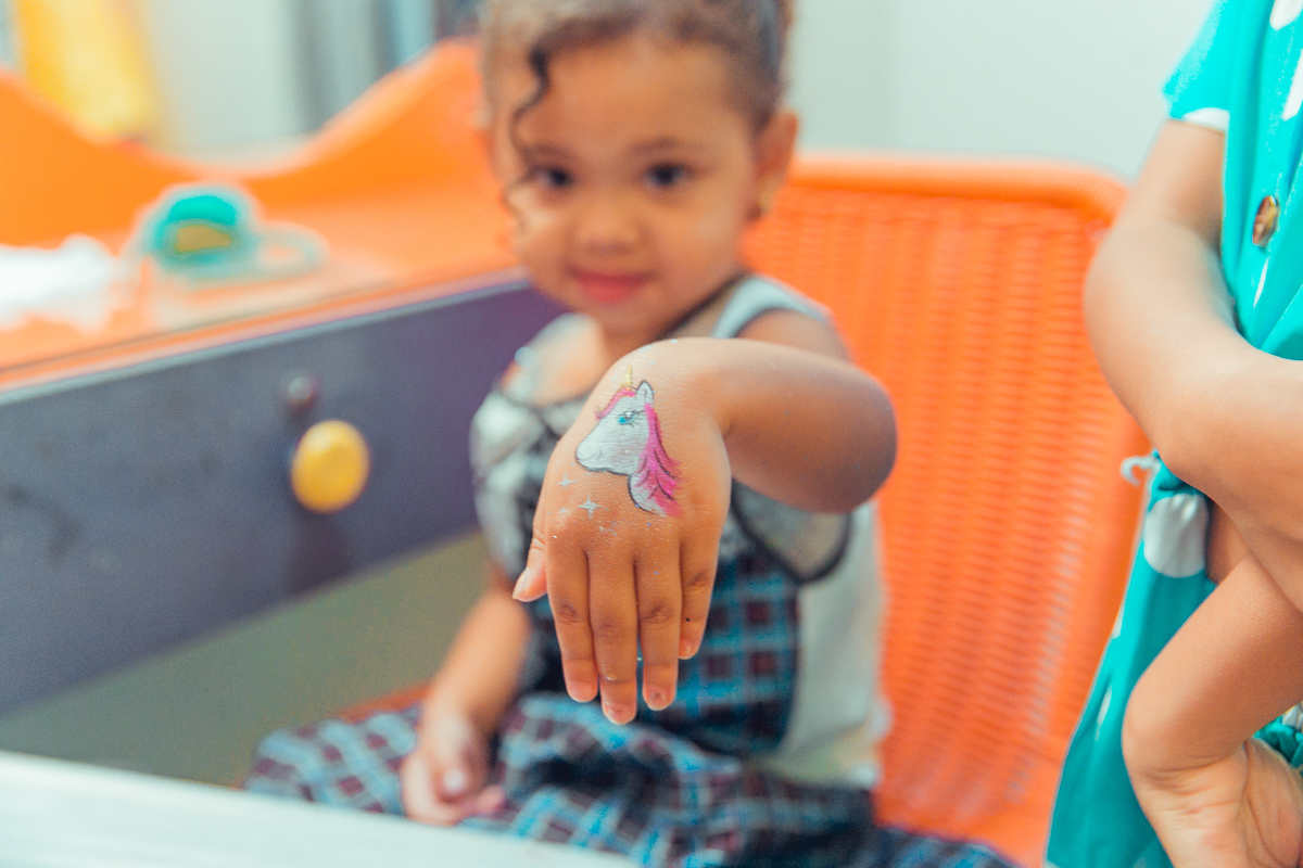 festa infantil frozen buffet salvador senhoritas fotografia 3 anos decoracao frozen2 plotagem decorativo bolo doces salgados brinquedos pintura facial