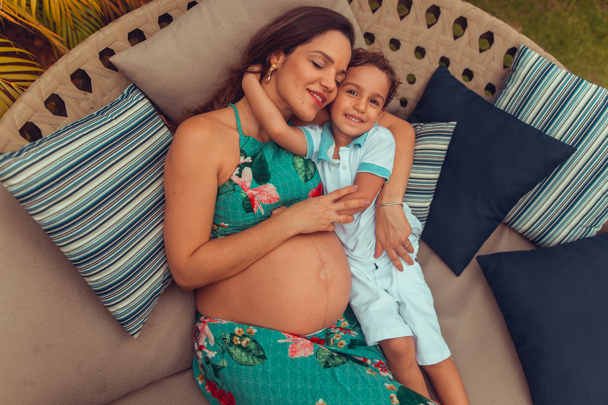 ensaio gestante fotografia foto fotografa melhor fotografo book lifestyle documental irmao irma salvador poses ideias roupas 