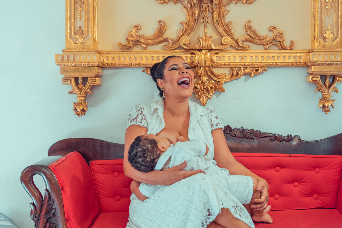 senhoritas fotografia Paróquia do Santíssimo Sacramento e Sant'Ana batizado batismo salvador foto fotografo fotografa católica roupa padrinhos presente ideias cerimonia documental padre vela toalha recepção decoração