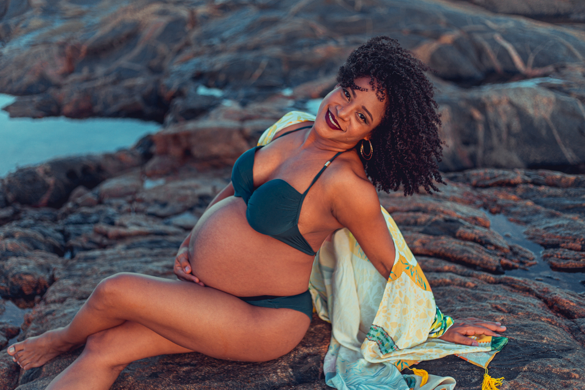 senhoritas fotografia foto ensaio fotografo fotografa gestante gravida gravidez negra preta black natureza praia pose roupas criativas espontaneas diferentes salvador ludy nua nu sensual familia
