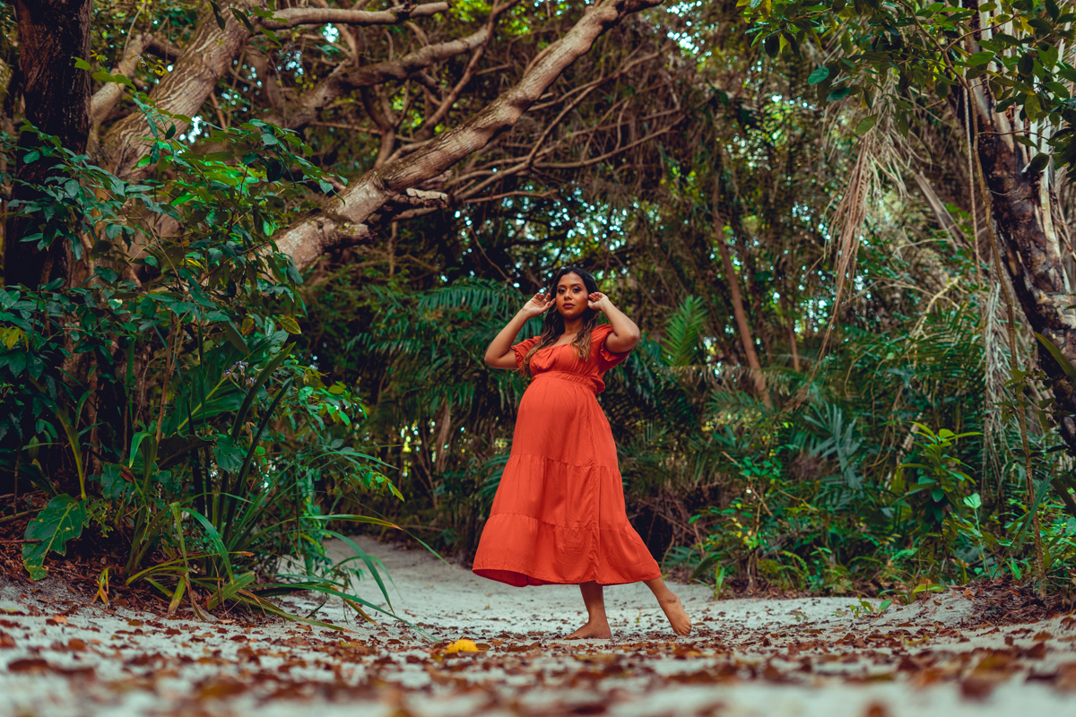 ensaio gestante linha verde salvador senhoritas fotografia foto fotografa fotografo roupas para gestantes look pose natureza praia 