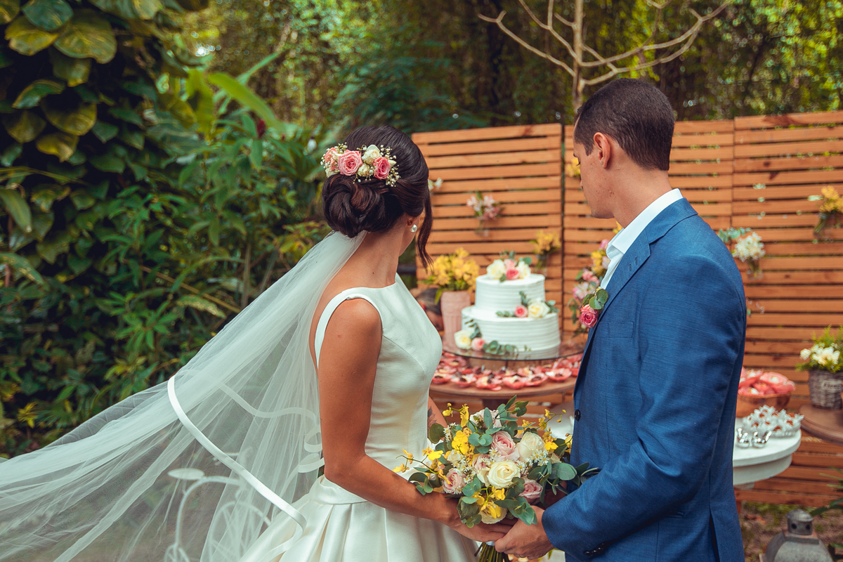 casamento noivos 2022 noiva noivo união bolo decoração celebração aliança vestido véu grinalda senhoritas fotografia