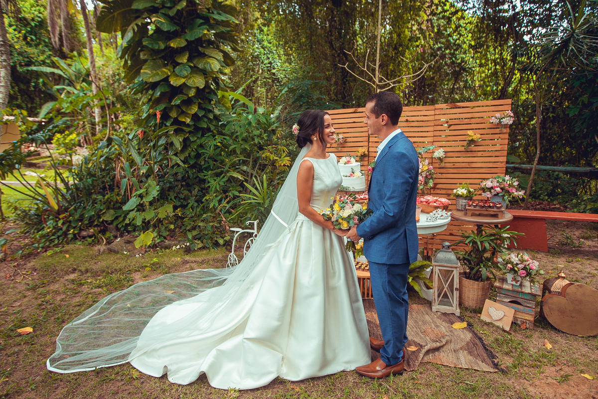 casamento noivos 2022 noiva noivo união bolo decoração celebração aliança vestido véu grinalda senhoritas fotografia